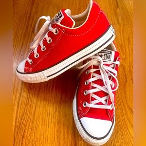 Youth Girls Converse All-Stars Red size 2